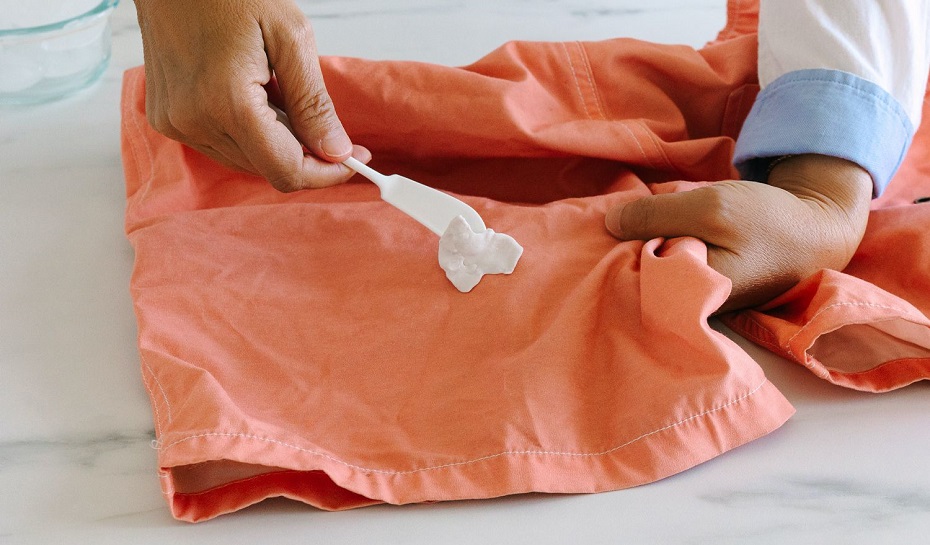 5 Tricks To Remove A Gum From The Clothes