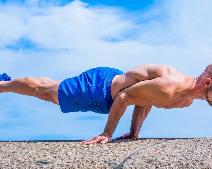 5 Calisthenics Exercises To Practice At Home