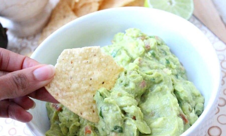 dipping-the-guacamole