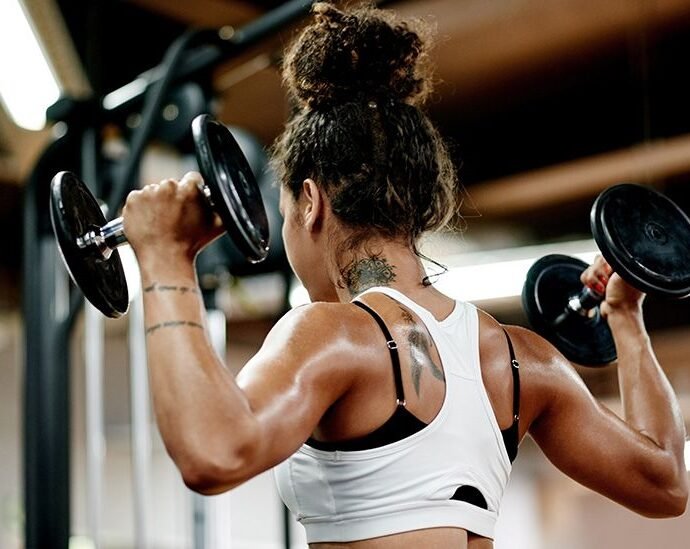 5 exercises with dumbbells to work all muscles