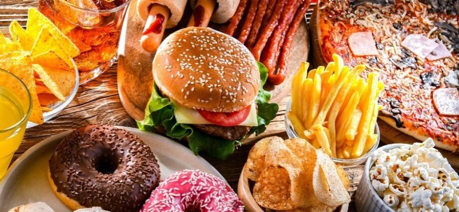 Eating a daily serving of ultra-processed foods increases the risk of death from heart disease