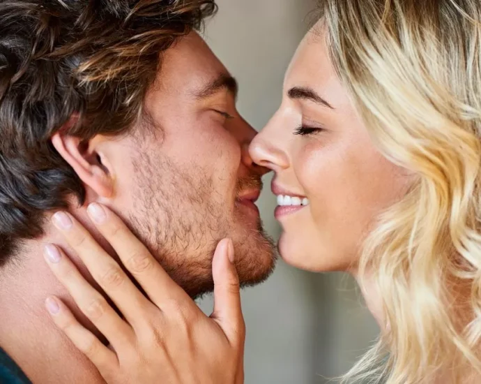 Kissing a lot could help you lose weight