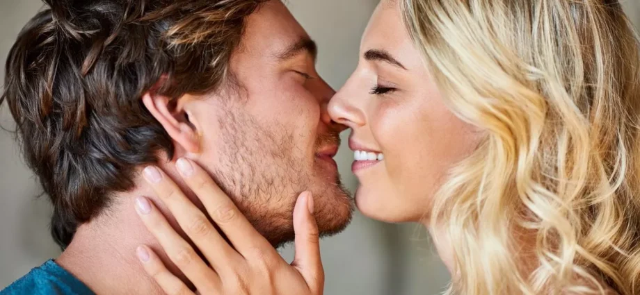 Kissing a lot could help you lose weight