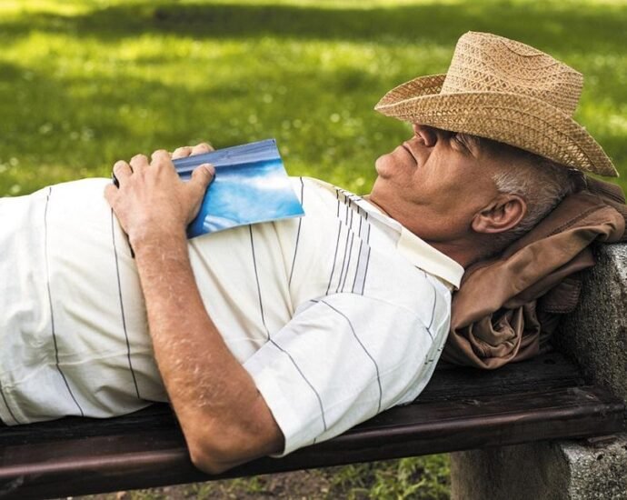 Sleeping too much or too little isn't good for your heart