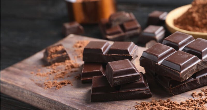 Is it possible to lose weight by eating chocolate
