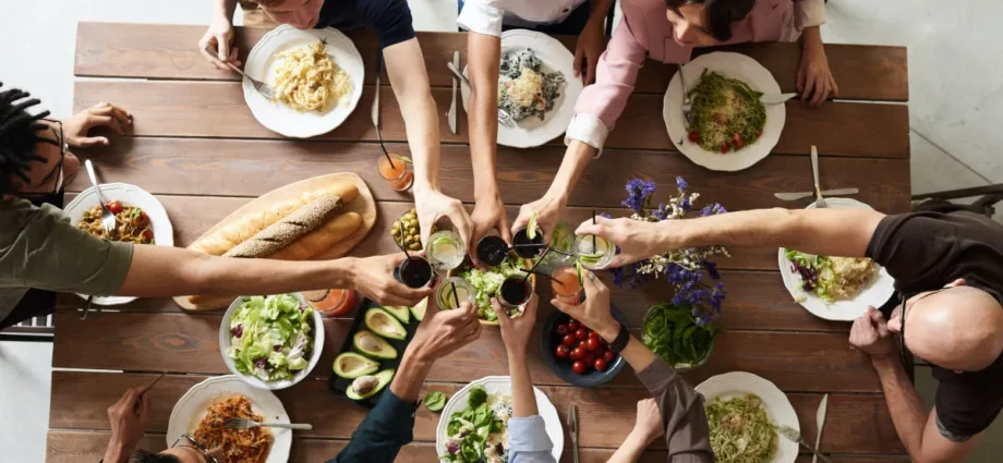 This is the advantage of sharing meals with your loved ones