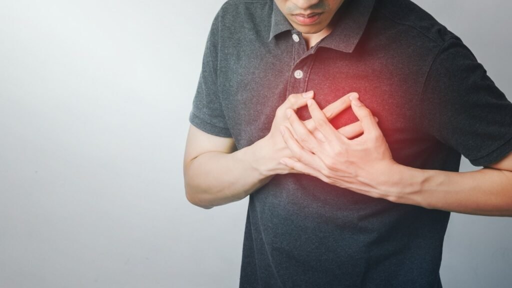 The substance in blood that helps distinguish between myocarditis and acute infarction
