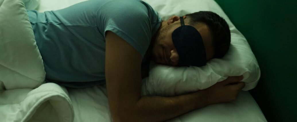 Why Sleeping in Total Darkness Is the Nighttime Therapy Your Heart Needs